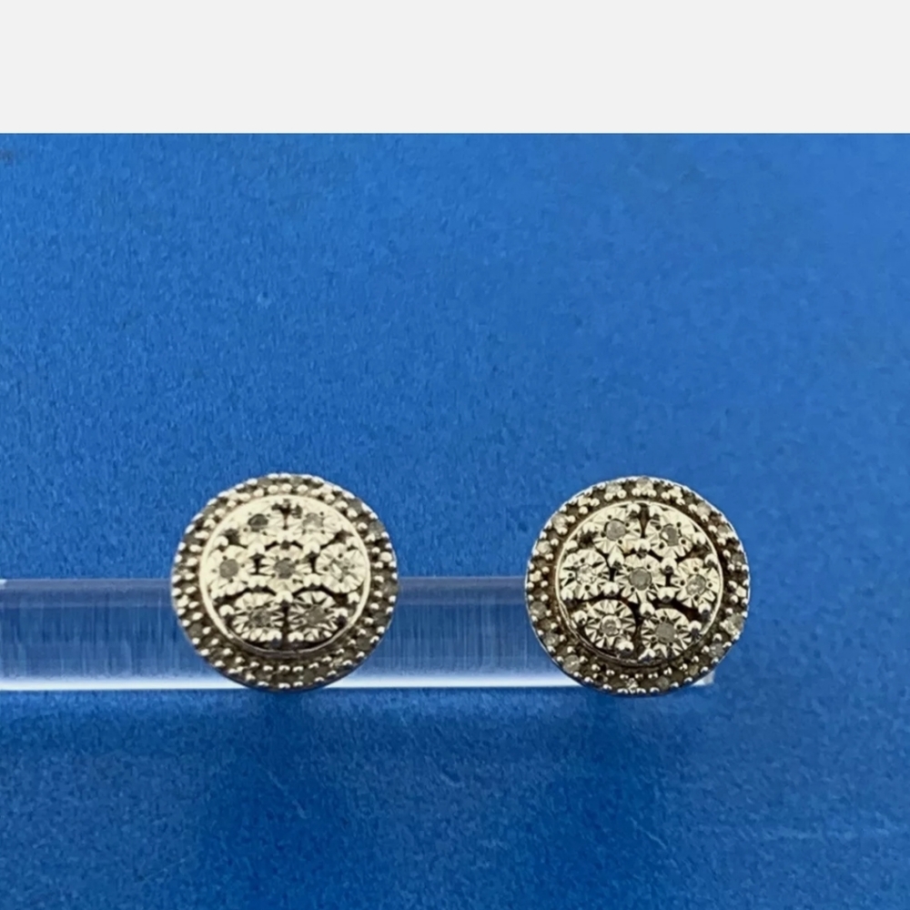 Diamond earrings  .925
